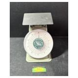 Vintage Universal Accu-Weigh Dial Scale