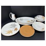 (16) Iroquois Harvest Time Pattern Dishes