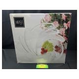 Mikasa Swing Frost Bowl in Orignal Box