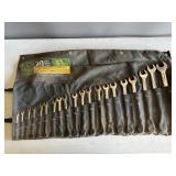 John Deere 20 piece metric combination wrench set