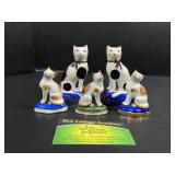 Cat figurines
