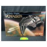 Monogram Star Trek Voyager Kazon Ship Model 1995