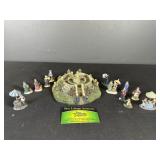 Thomas Kinkade Lamplight Fountain and people