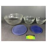 Pyrex Stacking bowl set