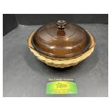 Pyrex round casserole dish & basket