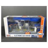 Gulf Electronic Gas Station diorama