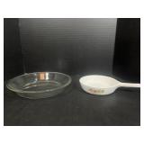 Pyrex pie plate and Corning ware soufflï¿½ pan