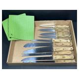Wooden handle Knife set and pot holders