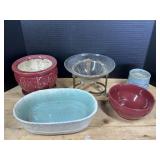 Plant holding pottery