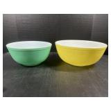 Yellow and green Pyrex mixing bowls