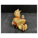 Hummel Goebel Lets Sing Figure