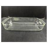 Clear Pyrex baking pan