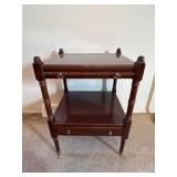 Small Rolling Table : 24' x 16' x 15'