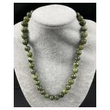 Vintage jade hand knotted necklace