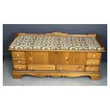 Lane Cedar Hope Chest w/ Cushion & Drawers