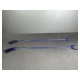 2 Grabber Sticks