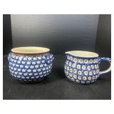 Williams Sonoma Creamer and sugar