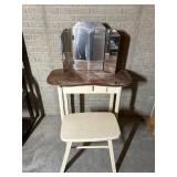 Vintage Childrenï¿½s Vanity Table