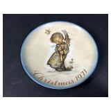 Hummel 1971 Christmas Decorative Plate