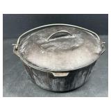 Cast Iron Skillet/ Dutch Oven