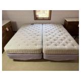 2 Twin Beds