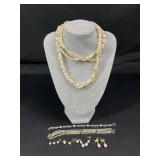 Pearl like necklaces