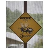 Queen bee sign