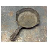 10.5 ï¿½ Griswold Cast Iron Pan