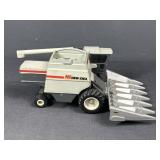 New Idea 800C Combine with 846N Corn Head
