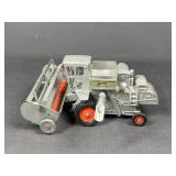 ERTL Allis Chalmers Gleaner Die Cast - 1/32