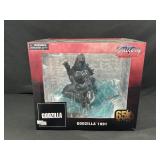 Godzilla 1991 Gallery Diorama Statue in Box