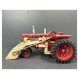 Farmall 806 Tractor with IH Loader 1/16 Scale