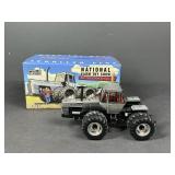 ERTL White Field Boss 4-210 4WD Evolution Series 1