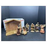 Nativity Set with Stable & 7 Figures