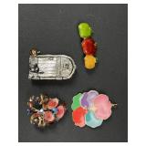 Assorted brooches