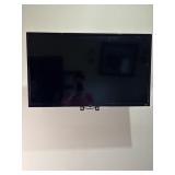 TCL 32" Roku Smart TV with Wall Mount