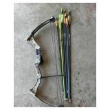 Bear Youth Compound Bow with 6 Arrows