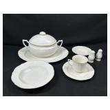 Noritake White Floral Pattern China Set