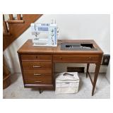 Bernina 1020 Sewing Machine With Table