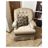 Swivel Lounge Chair
