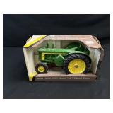 ERTL John Deere 1956 Model "820" Diesel