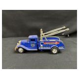 Bull Dog Towing Die Cast Truck