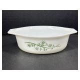 Pyrex 043 green honeysuckle dish