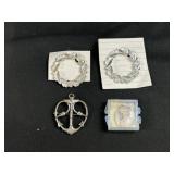 Vintage Brooches & Pendants
