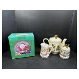 Christmas Tea Pots
