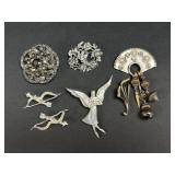 Fashion brooches