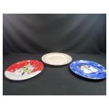 Christmas plates: one has chip