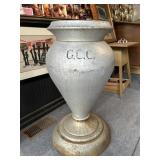 Genesio Country Club Urn Planter