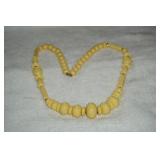Vtg Yellow Beaded Necklace