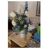 Blue & White Vase w/flowers
